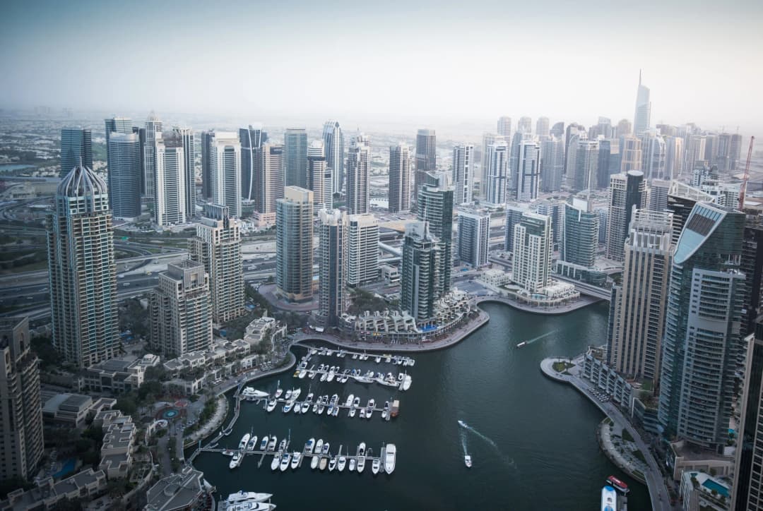 Signing a leasing contract