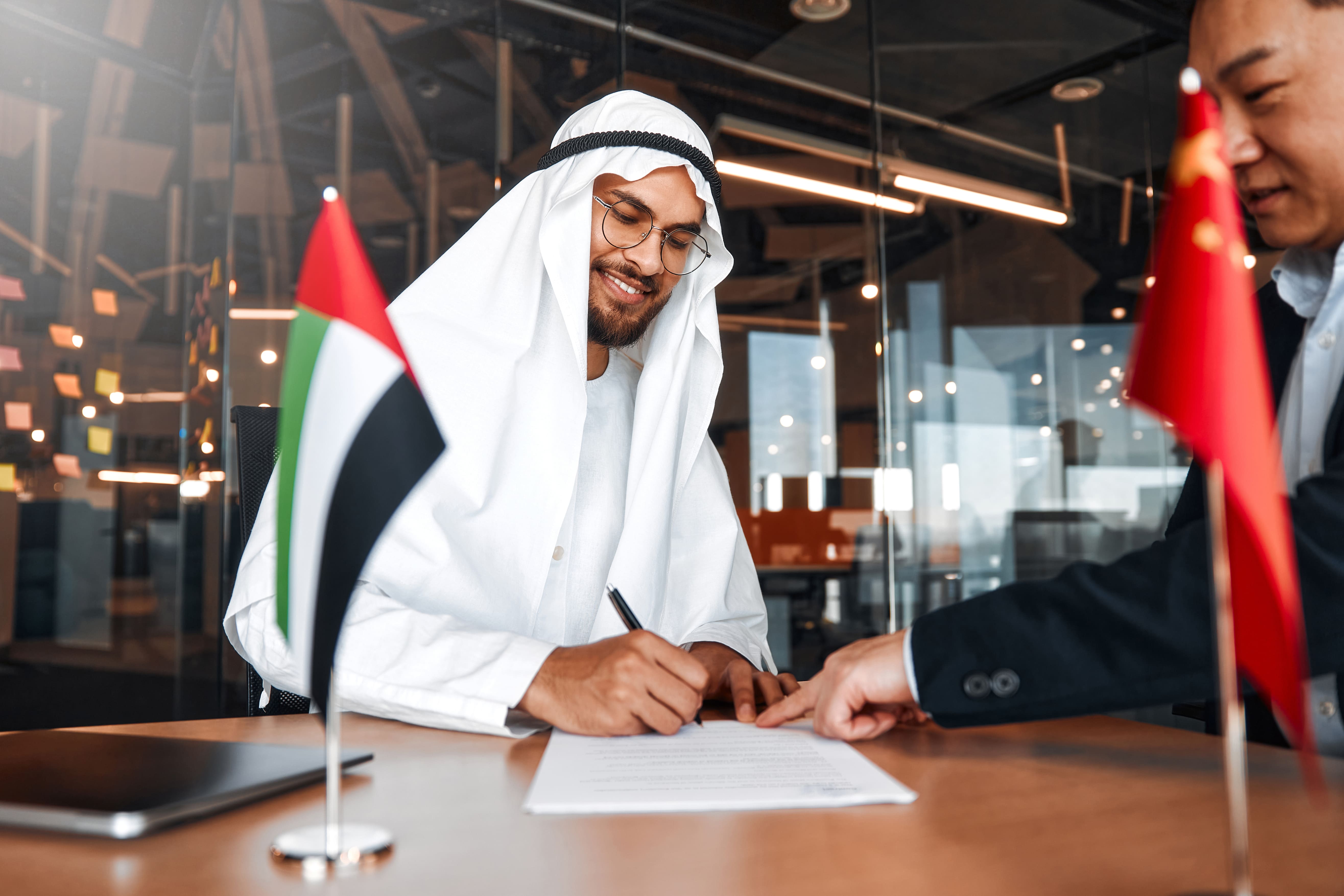 Dubai Legal Services for Foreign Investors (2025 Guide) – Setup, Compliance & Licensing