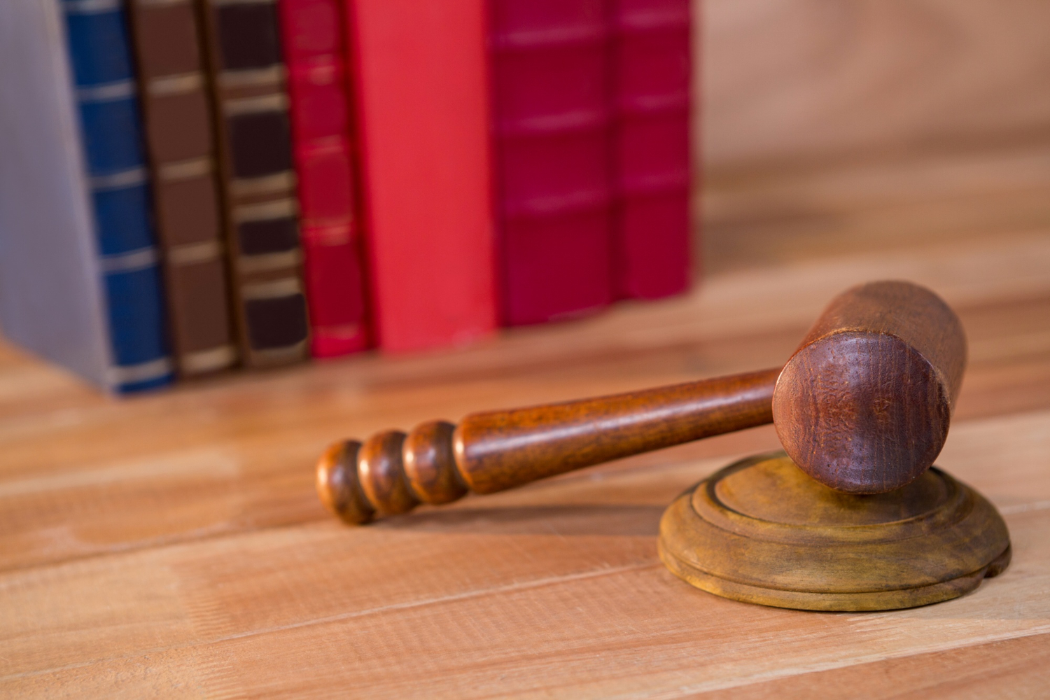 UAE Labor Law 2025: Key Updates and Insights for Businesses & Professionals